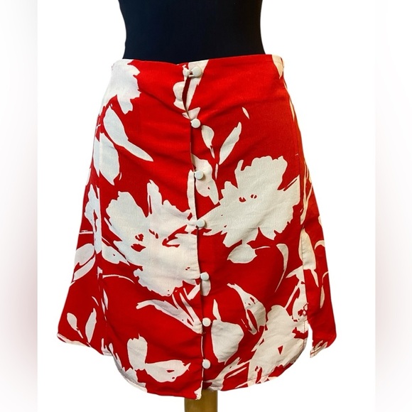 Vintage Silk Red & White Floral Mini Skirt With Buttons - Picture 6 of 16